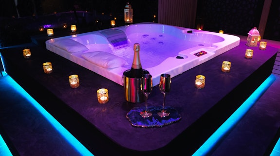 Aura Organics Spa Hot Tub