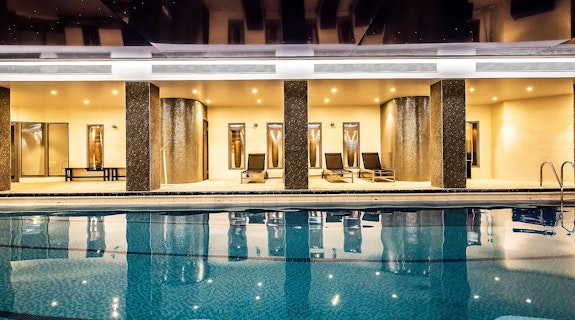 Kensington Health Club and Spa at the Holiday Inn Swimming Pool