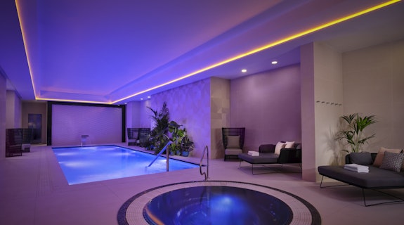 Bokeh by Montcalm East Pool and Jacuzzi