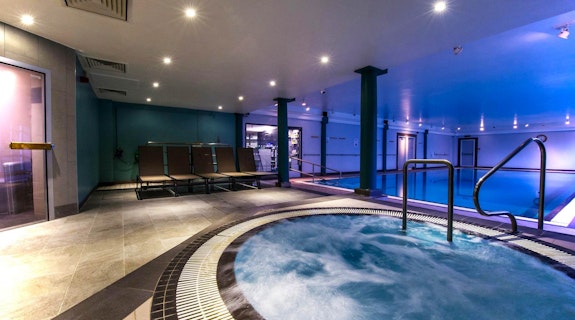 Revive at DoubleTree by Hilton Cheltenham Jacuzzi